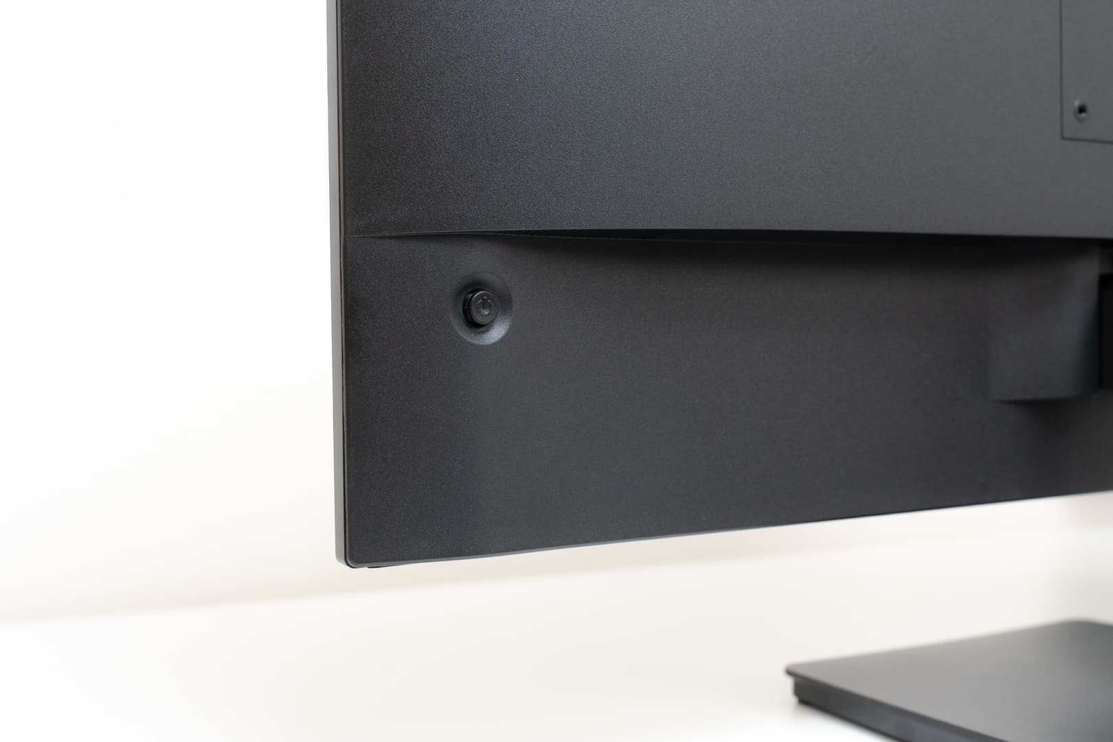 KTC H27T27 背面左下の電源・メニュー操作ボタン