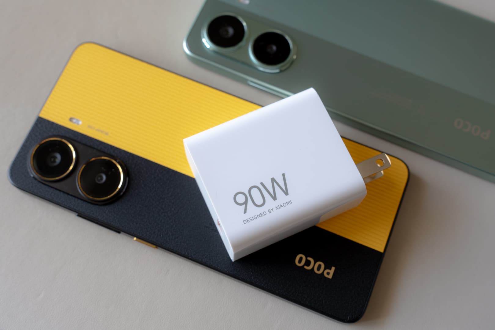 Xiaomi POCO X7 Proに付属する90Wの急速充電器