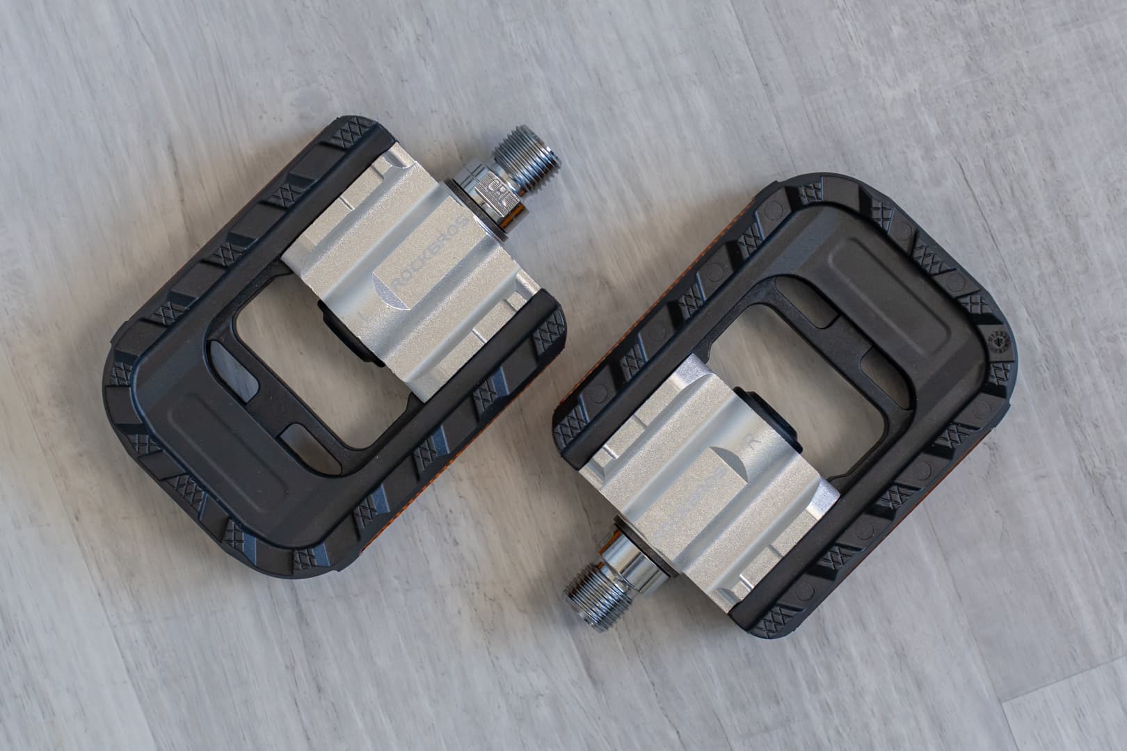 ROCKBROS折りたたみペダルの外装