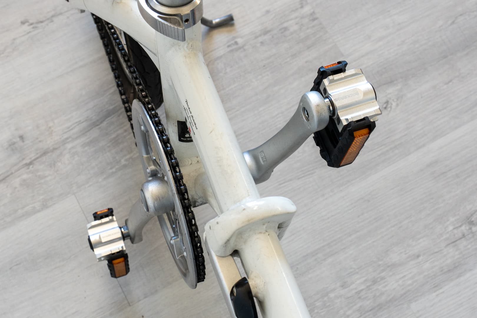 ROCKBROSのペダルを折りたたんだ状態