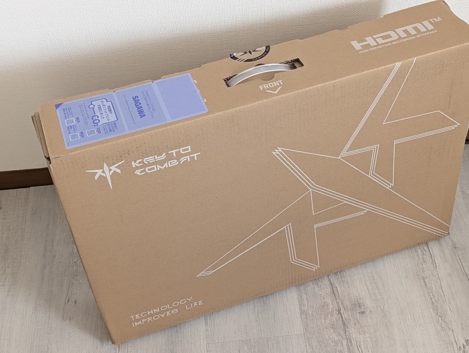 KTCモニターがアリエクから届いた。綺麗な箱の状態で。